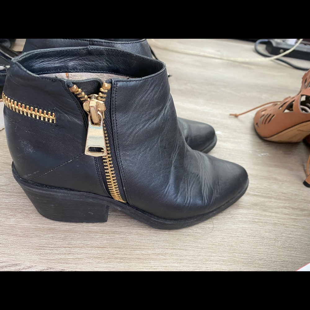 Black Leather boots by Senso